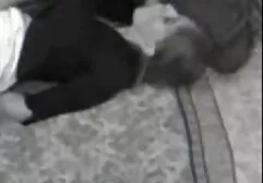 Driach daje dobrą dziewczynę kopnąć stare mamuśki za darmo na podłodze w kuchni