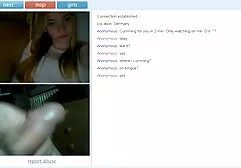 Polski facet z ostre porno z mamuśkami dwiema dziewczynami organizuje sex w toalecie