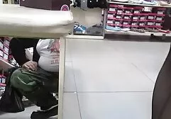 Mężczyźnie udało się przekonać dwie lesbijki, by poczuły jego kutasa filmy darmowe mamuski