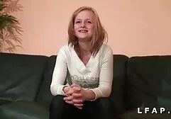 Napalona blondynka spełnia swoje pragnienia na Wielki mamuski filmy sex kutas