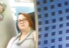 Facet opowiada, jak brunetka w najlepsze filmy porno z mamuskami swoim pokoju daje mu głęboki język