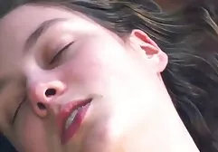 Nigga sex filmy mamuski przejebane a chest dziewczyna w przedni z a mężczyzna Masturbating