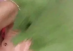 Szczupła ostre porno z mamuśkami dziewczyna dała trzy otwory
