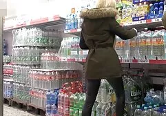 Uwieść i przelecieć piękną filmy erotyczne z mamuśkami dziewczynę