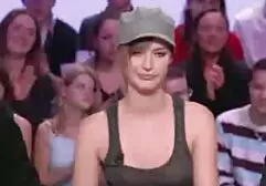 Niektórzy mamuski sex filmy studenci znajdują odległe pokoje uniwersyteckie