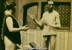 Ufny Sekretarz filmy erotyczne z mamuśkami kopie tyłek swojego szefa i liże
