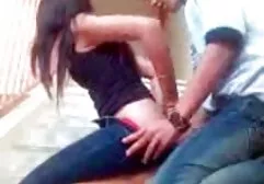 Chociaż nikogo sex mamuski rozklapichy nie ma w domu, czerwony oszust przyszedł odwiedzić przyjaciela i ustawić się kaczka z nim